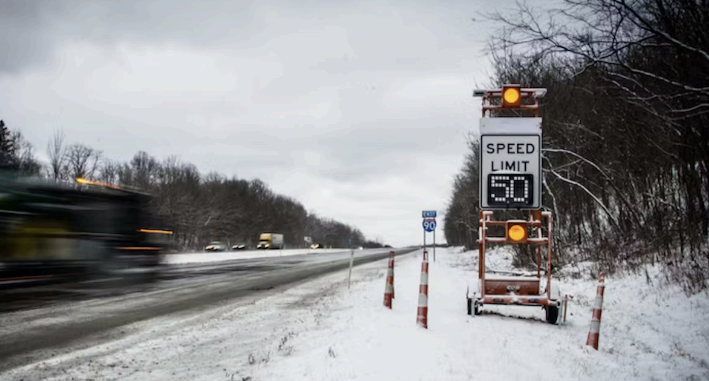 Variable Speed Limit sign in winter